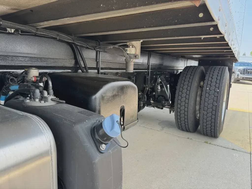 2020 Freightliner M2 image 9