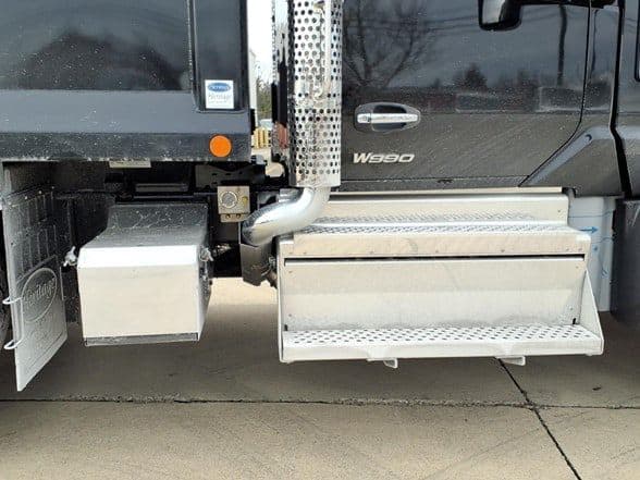 2026 Kenworth W990 image 2