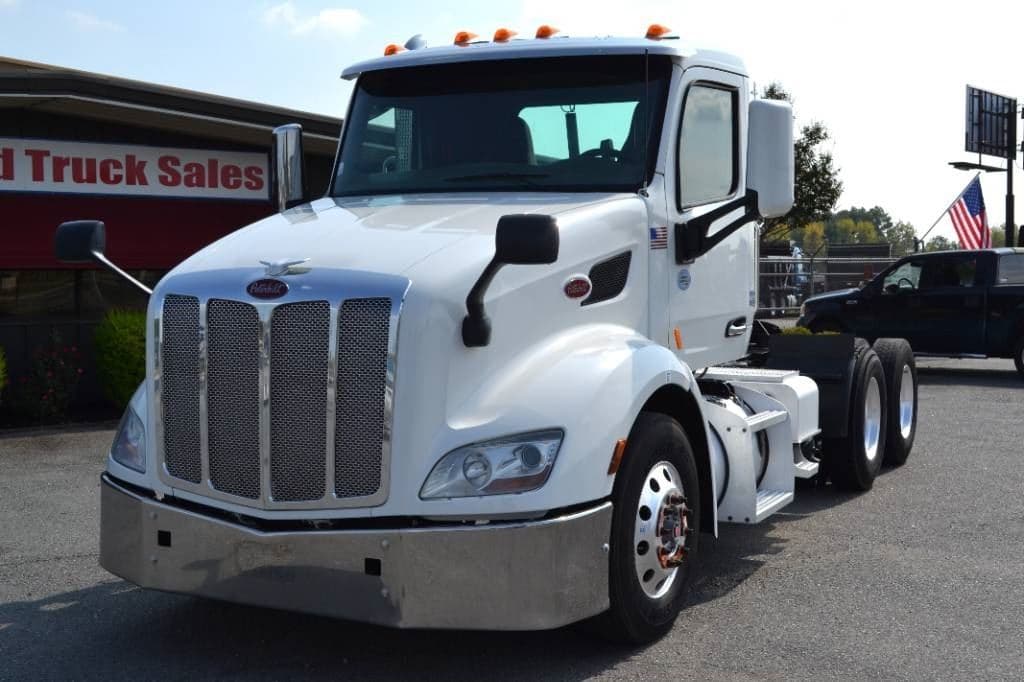 2019 Peterbilt 579 image 1