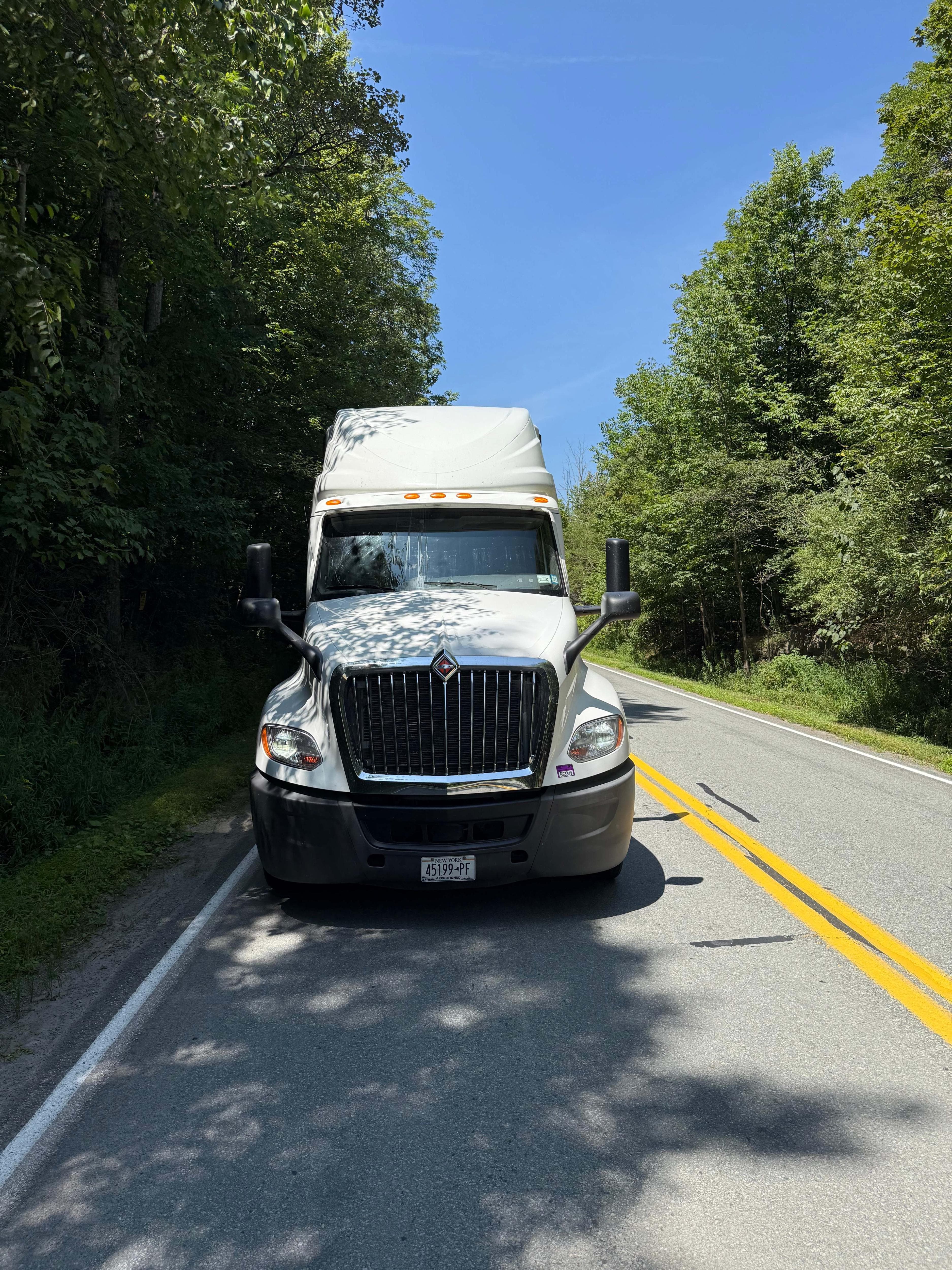 2019 International LT625 image 6