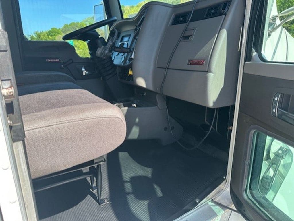 Used 2022 KENWORTH T270 image 5