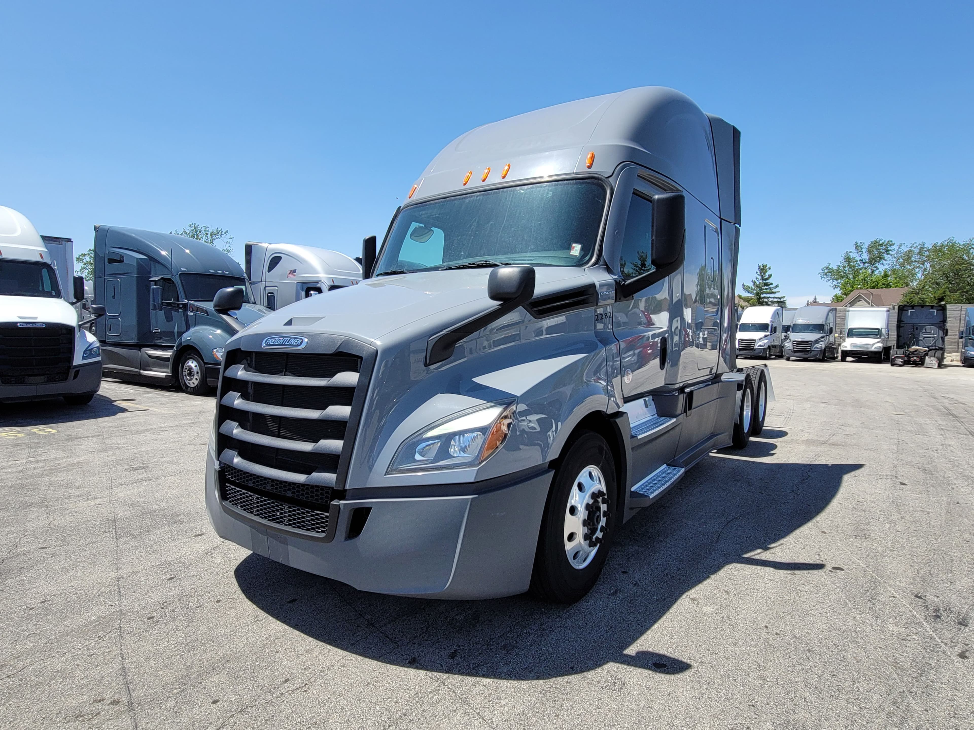 2022 Freightliner Cascadia 126 image 1