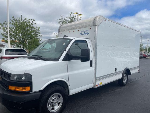 2022 Chevrolet Express 3500 Work Van Cutaway image 5