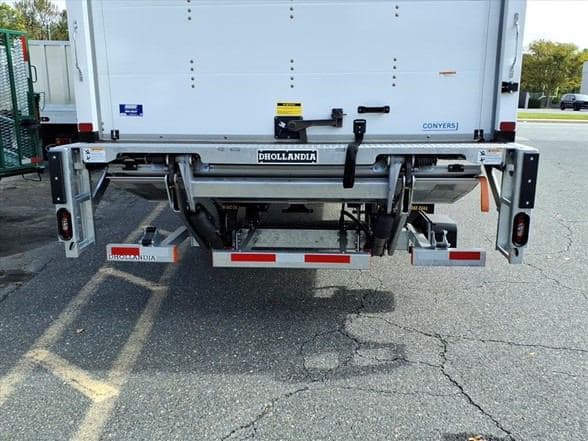 2025 Isuzu FTR image 8