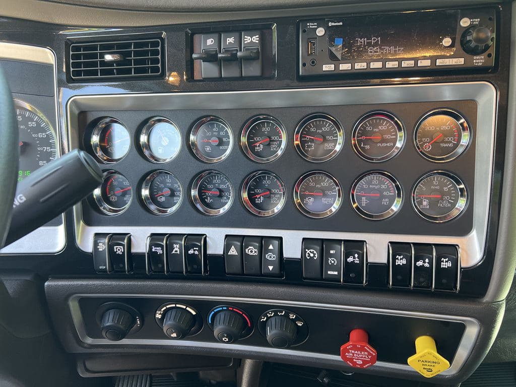 New 2026 KENWORTH W900L image 8