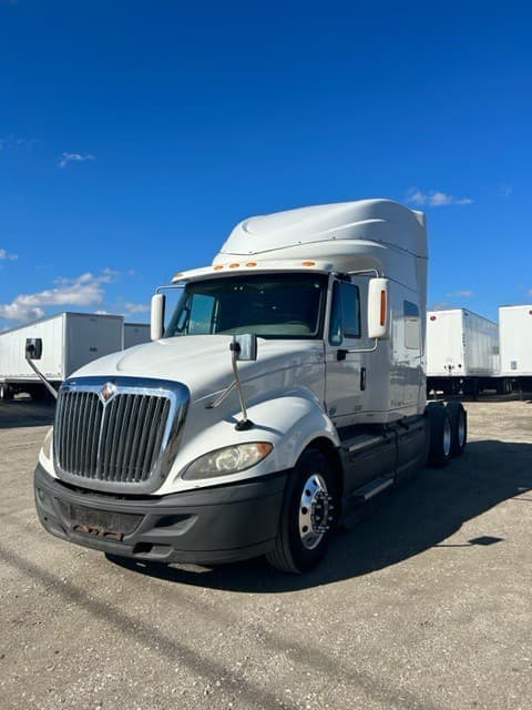 2015 International LF687 image 1