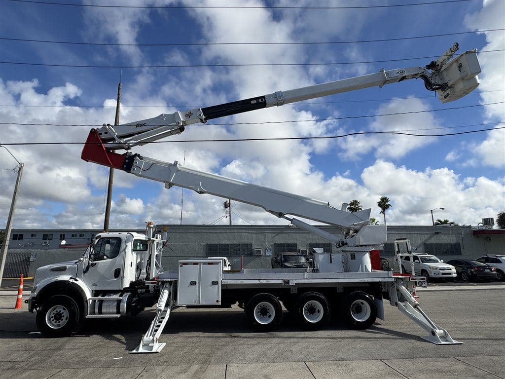 2015 Freightliner M2-112 image 88