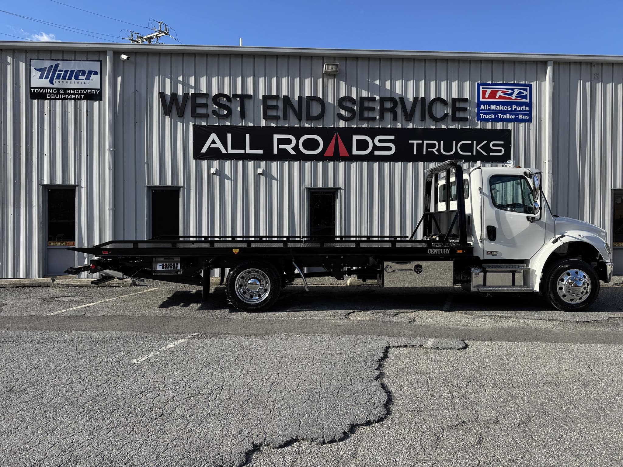 2026 Freightliner BUSINESS CLASS M2 106 image 2
