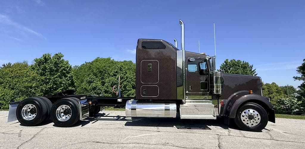 New 2027 KENWORTH W900L image 11