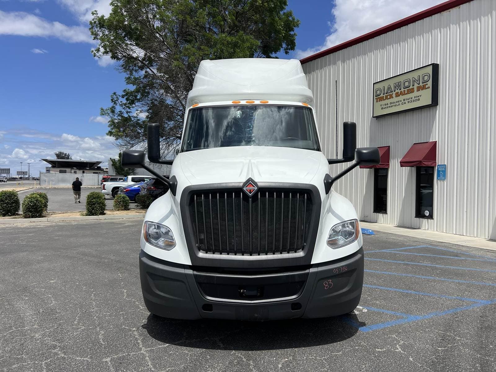 2022 International LT Sleeper Semi Truck - Raised Roof Sleeper, Cummins 450HP, Automatic image 3