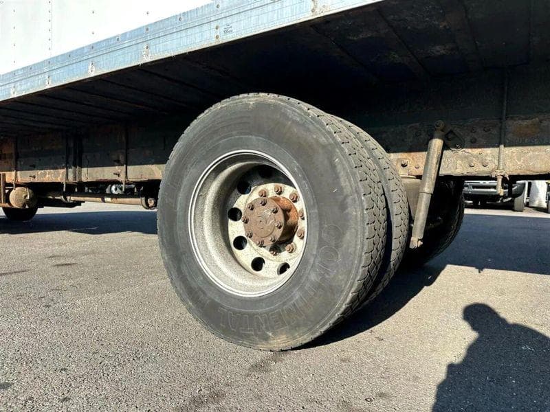 2018 Hino 268 image 13