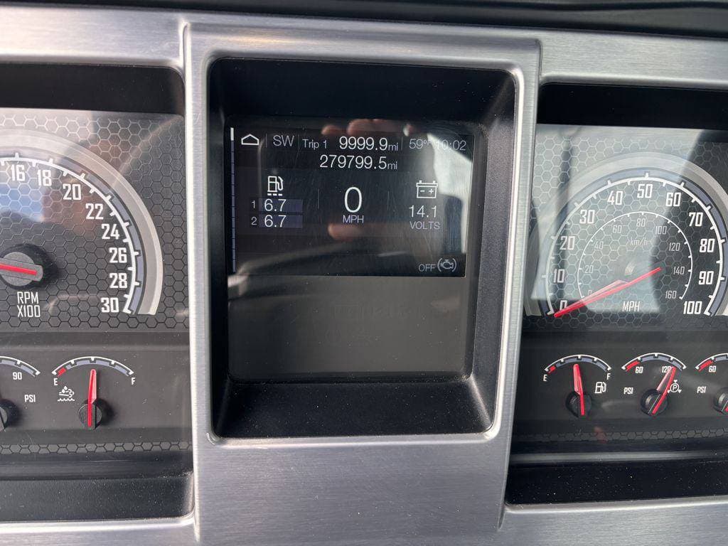 2020 Mack Pinnacle image 13