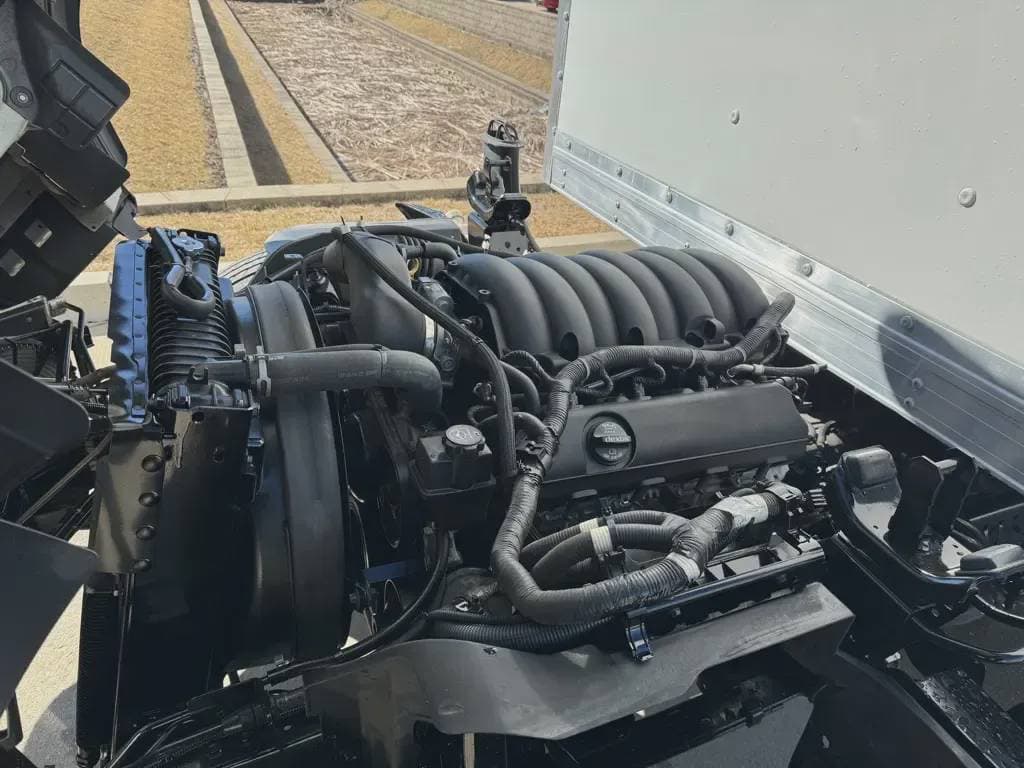 Used 2023 CHEVROLET Cabover Truck - COE, Moving Van, Box Truck - Straight Truck - LOW CAB FORWARD 4500 HD For Sale image 10