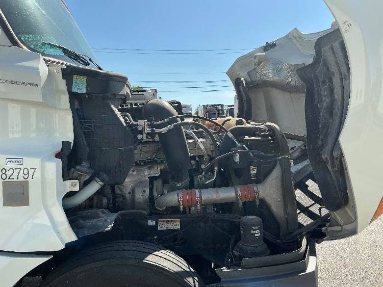 2021 Freightliner Cascadia image 7