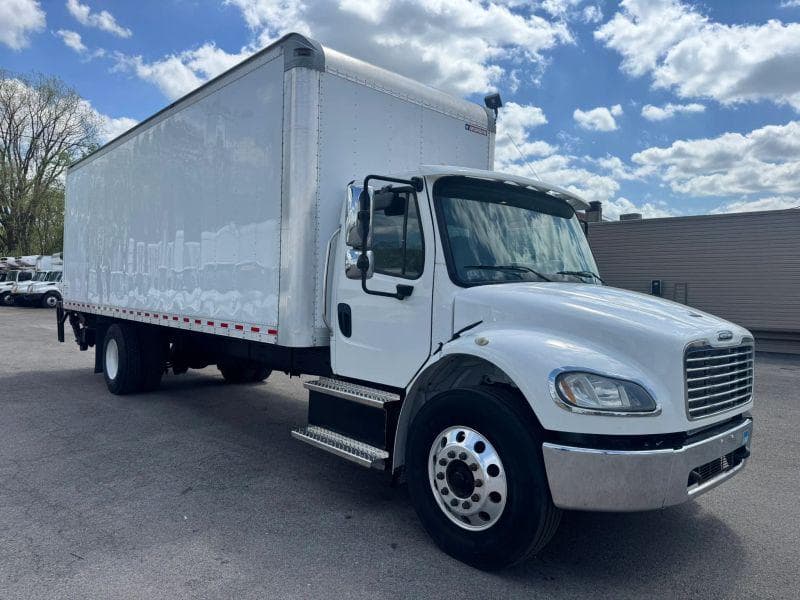 2017 Freightliner M2 106 image 3