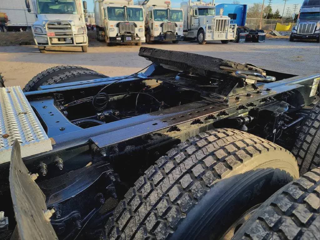 2022 Peterbilt 579 image 5