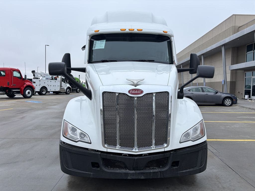 Used 2023 PETERBILT 579 image 21