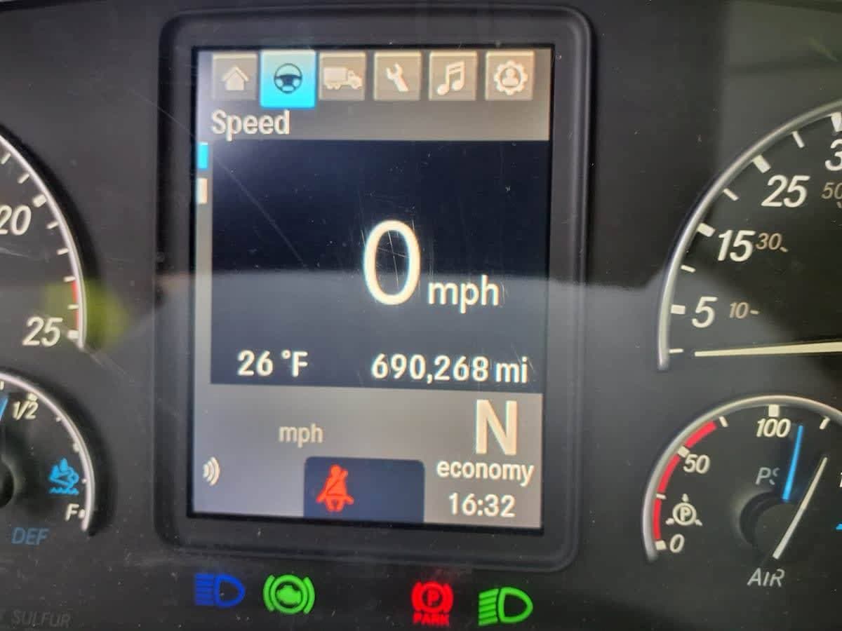 2020 Freightliner Cascadia 126 Sleeper Semi Truck - 72" Condo Sleeper, 455HP, 12 Speed Automatic image 11