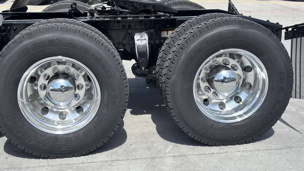 Used 2024 FREIGHTLINER PT126064ST image 14