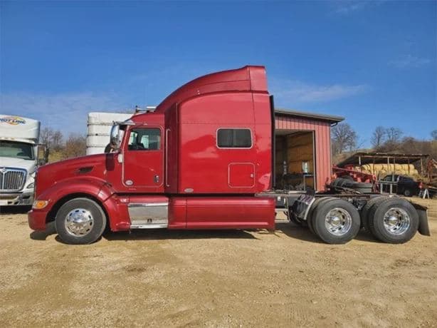 2011 PETERBILT 386 image 3
