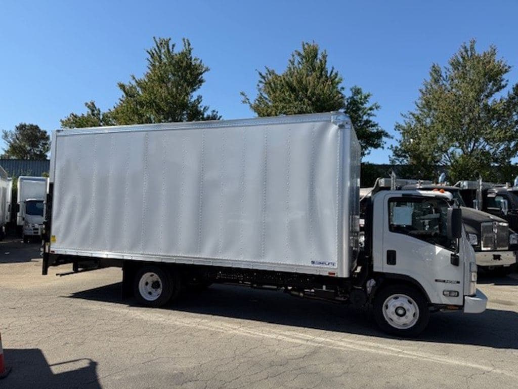 New 2025 ISUZU NRR image 8