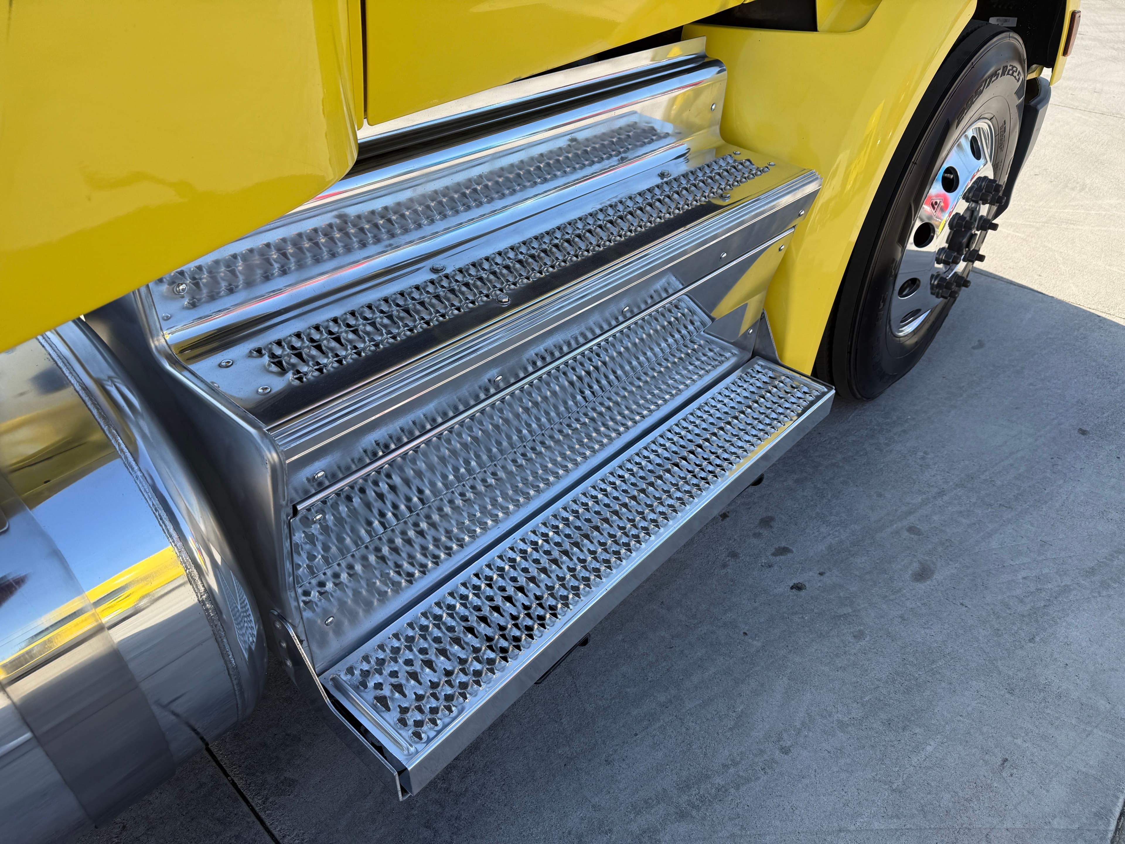 2021 Peterbilt 579 image 15