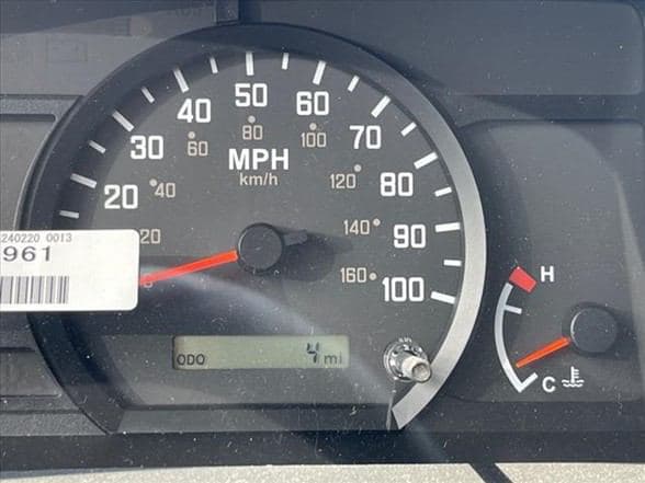 2025 Isuzu NRR image 13