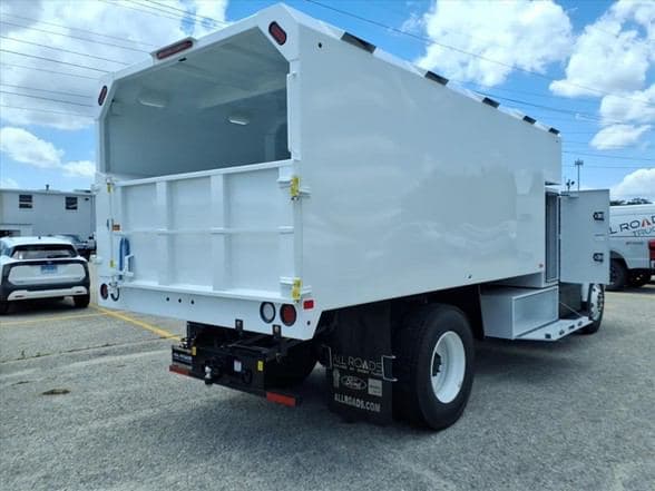 2027 Ford F750 SD image 5