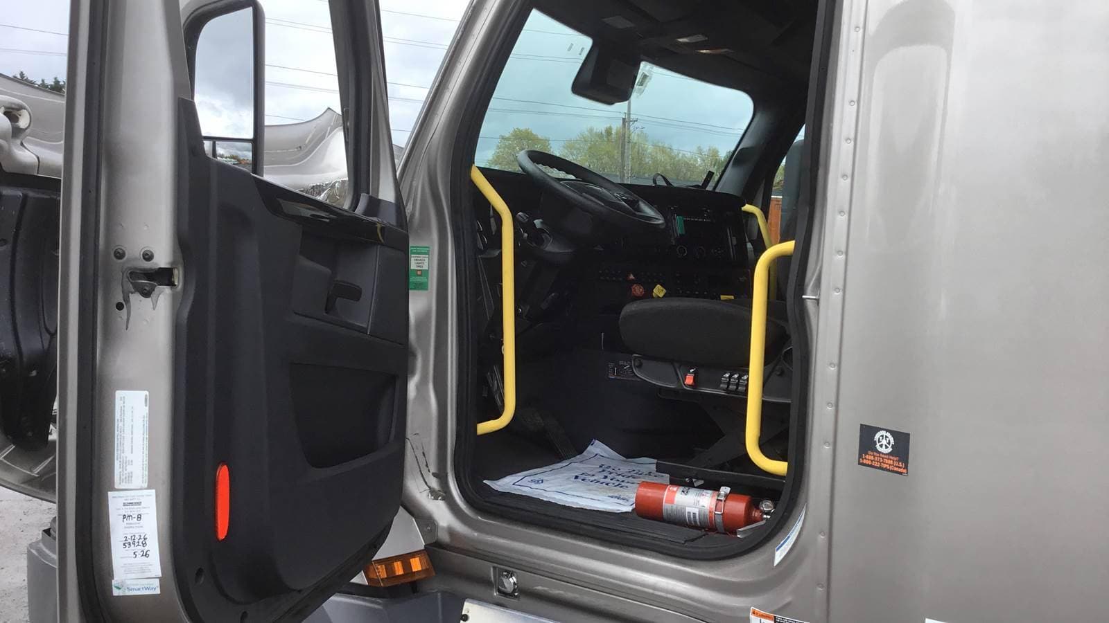 2023 Freightliner Cascadia 126 image 4