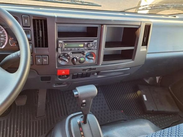 2024 Isuzu NRR image 17