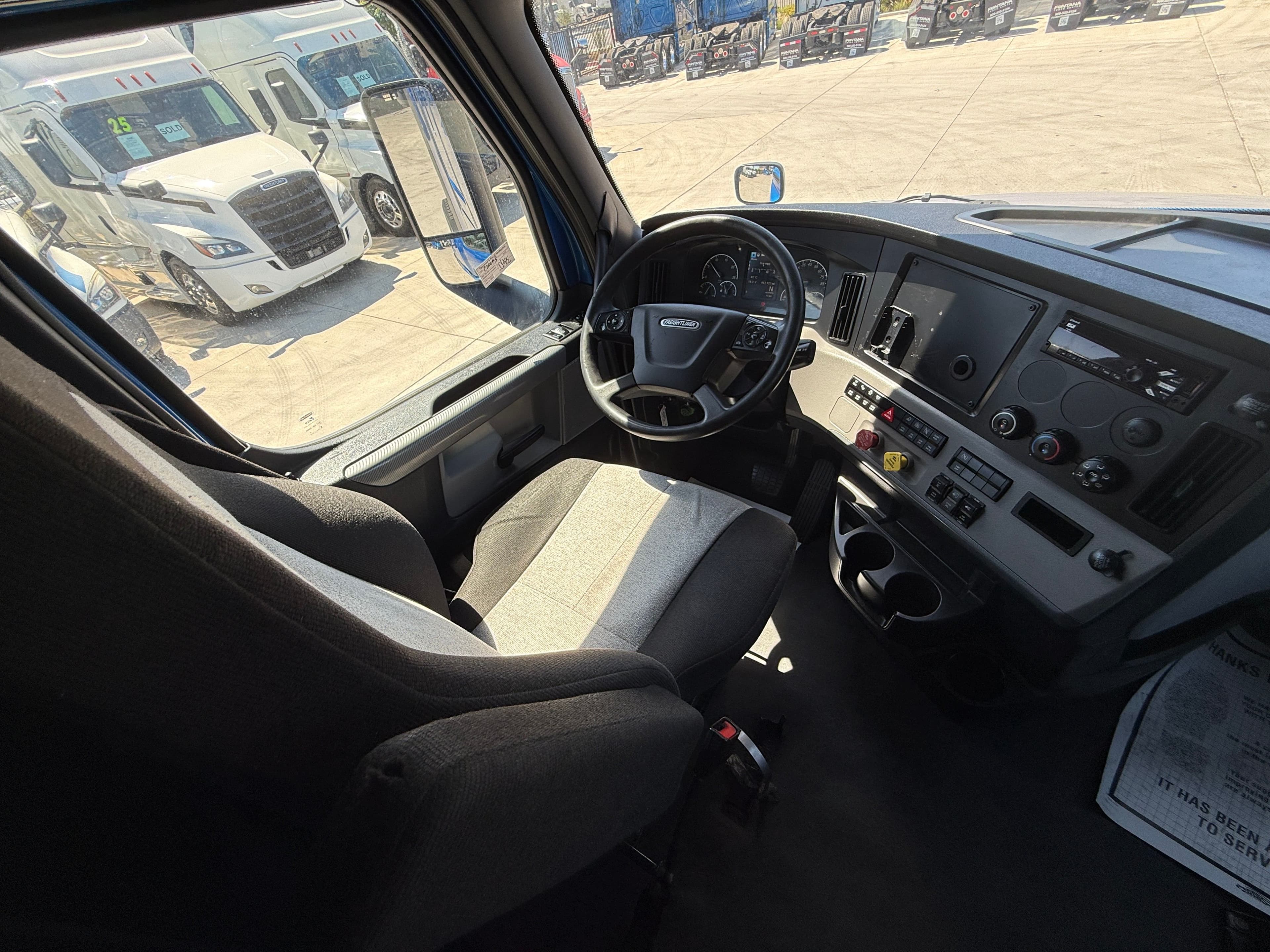 2022 Freightliner Cascadia 126 image 26