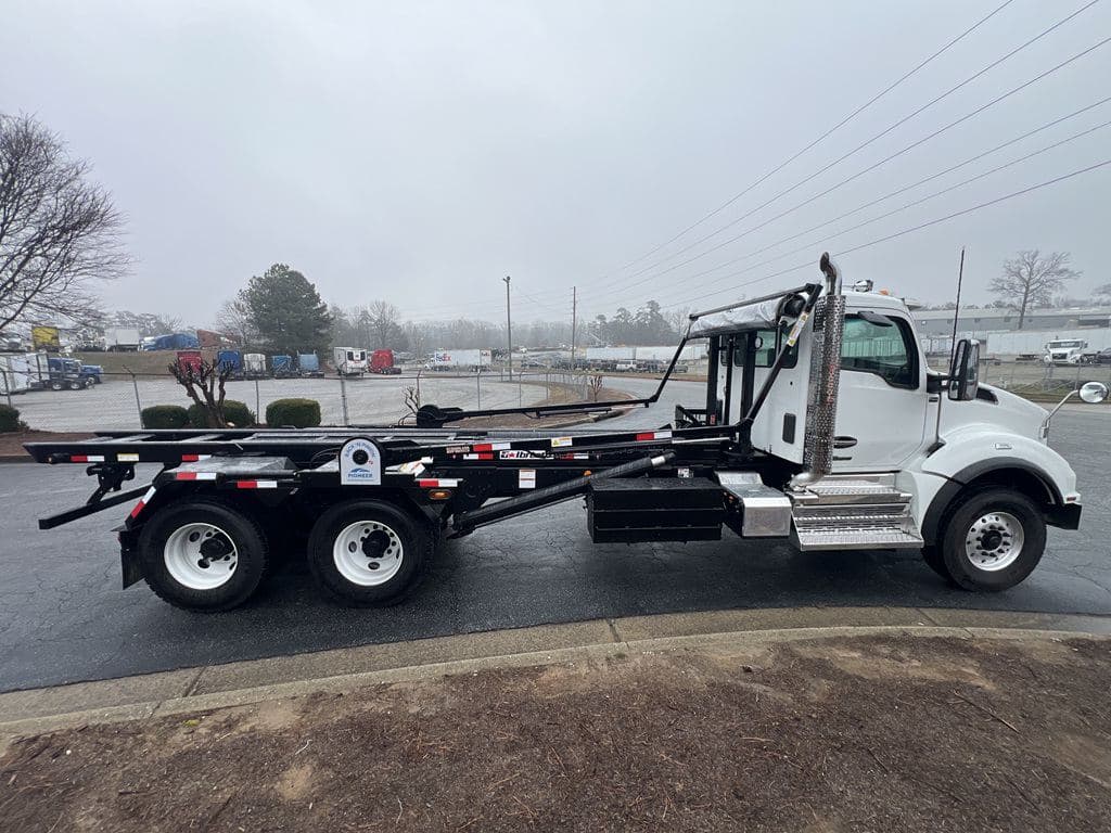 New 2026 KENWORTH T880 image 11