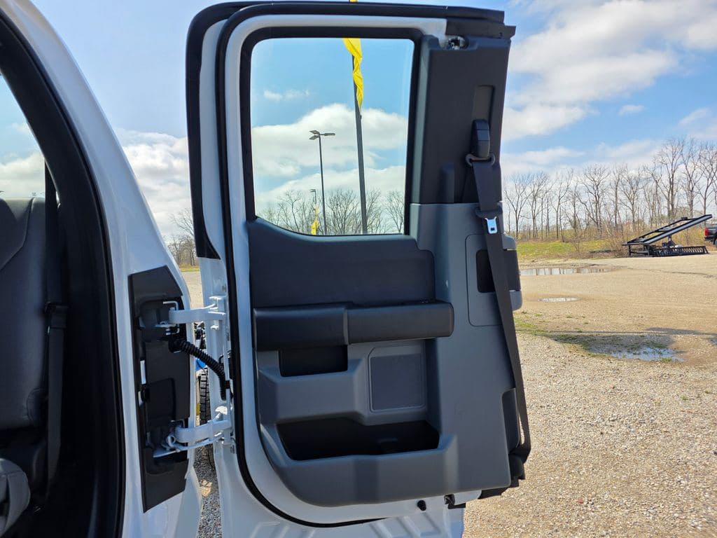 2026 Ford F-450SD XL DRW image 19