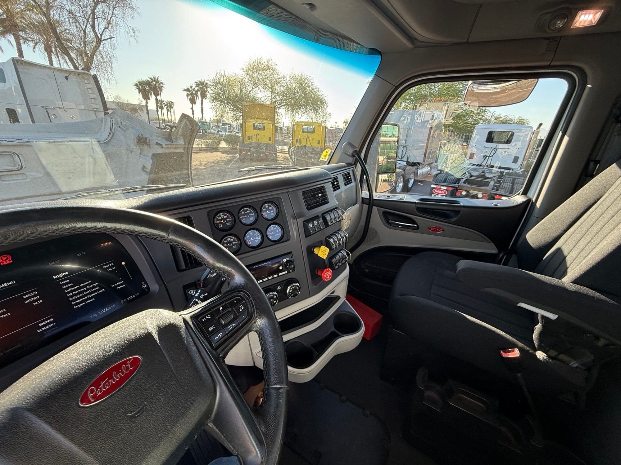 2023 Peterbilt 579 image 12