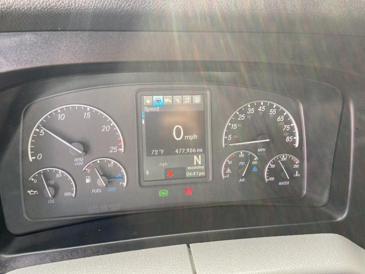 2020 FREIGHTLINER Cascadia CA126 Tandem Axle Sleeper image 11