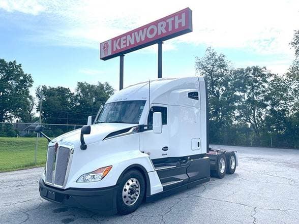 2024 Kenworth T680 image 1