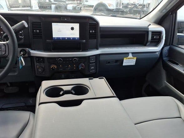 2025 Ford F550 image 19