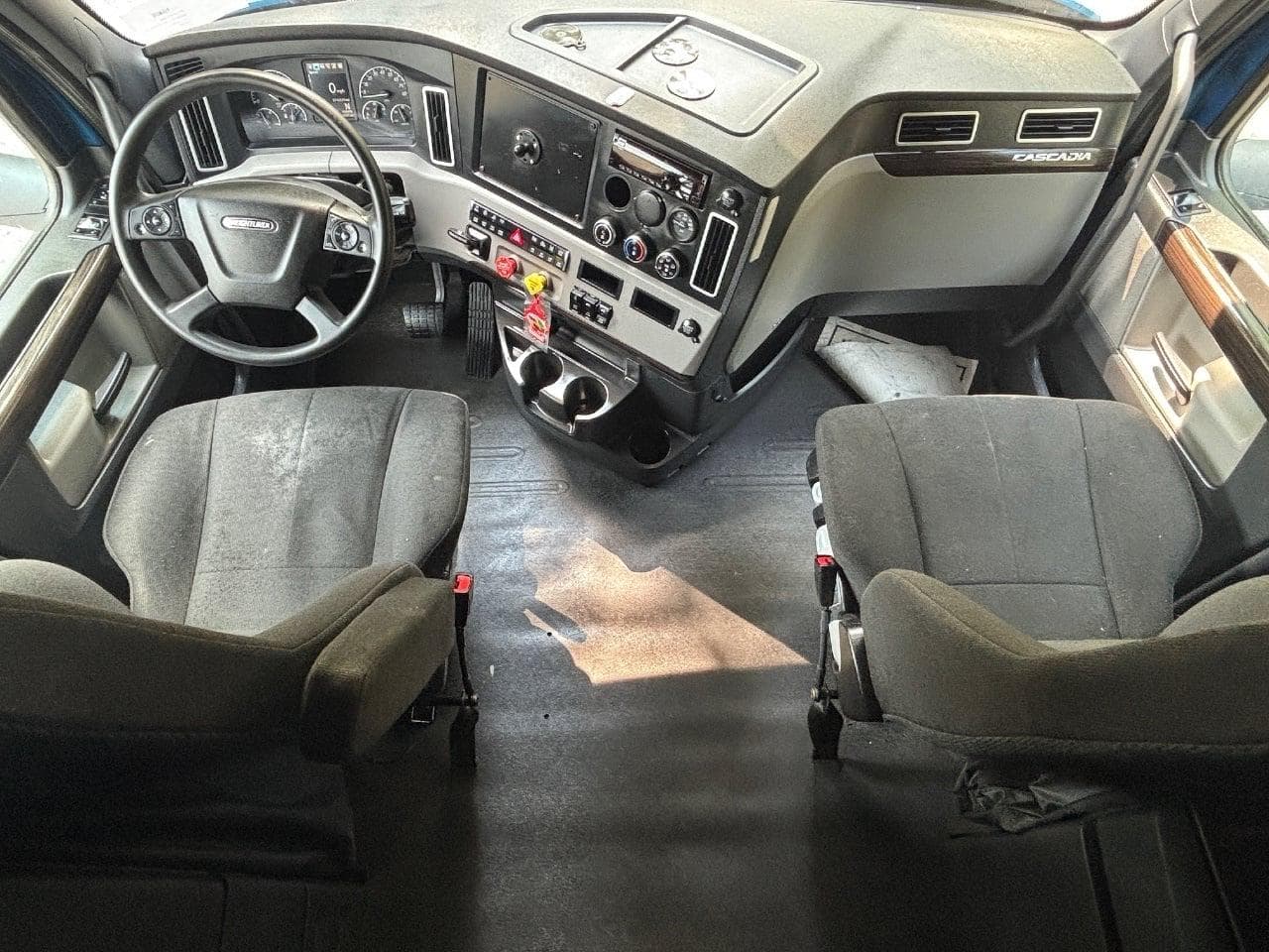 2020 Freightliner Cascadia 126 image 20