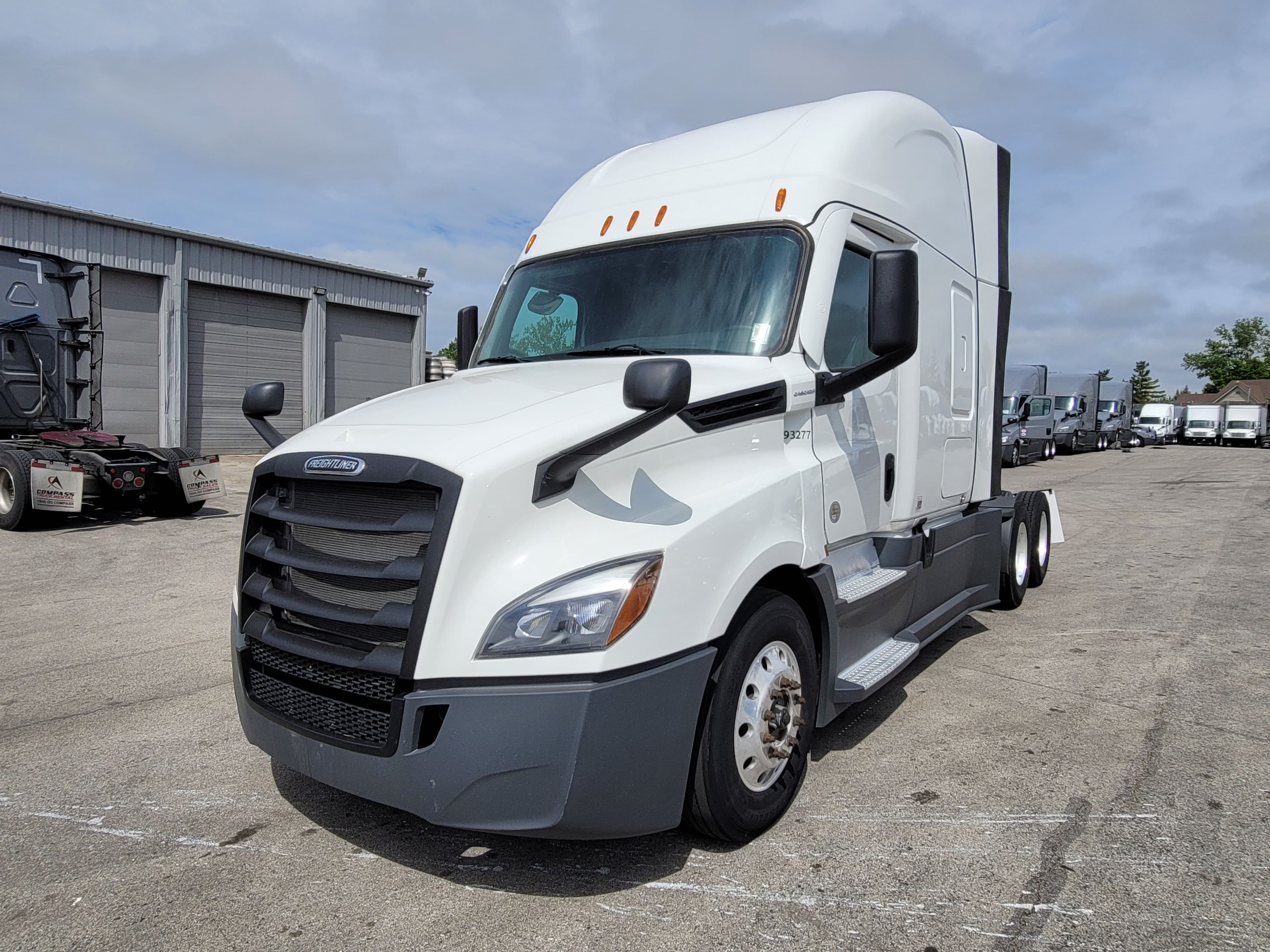 2023 Freightliner Cascadia 126 image 1