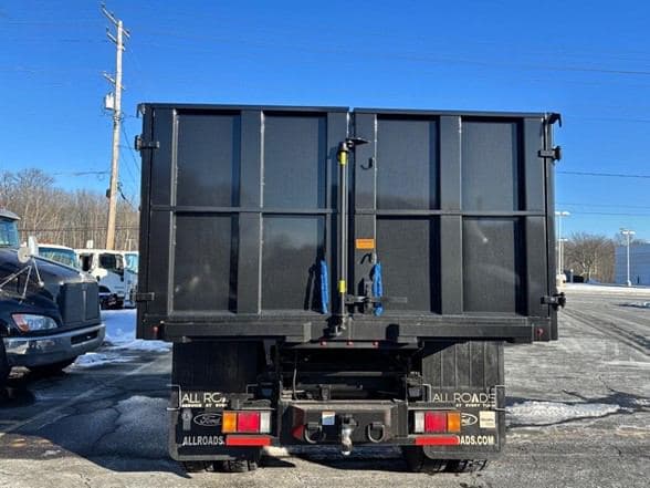 2025 Isuzu FTR image 4