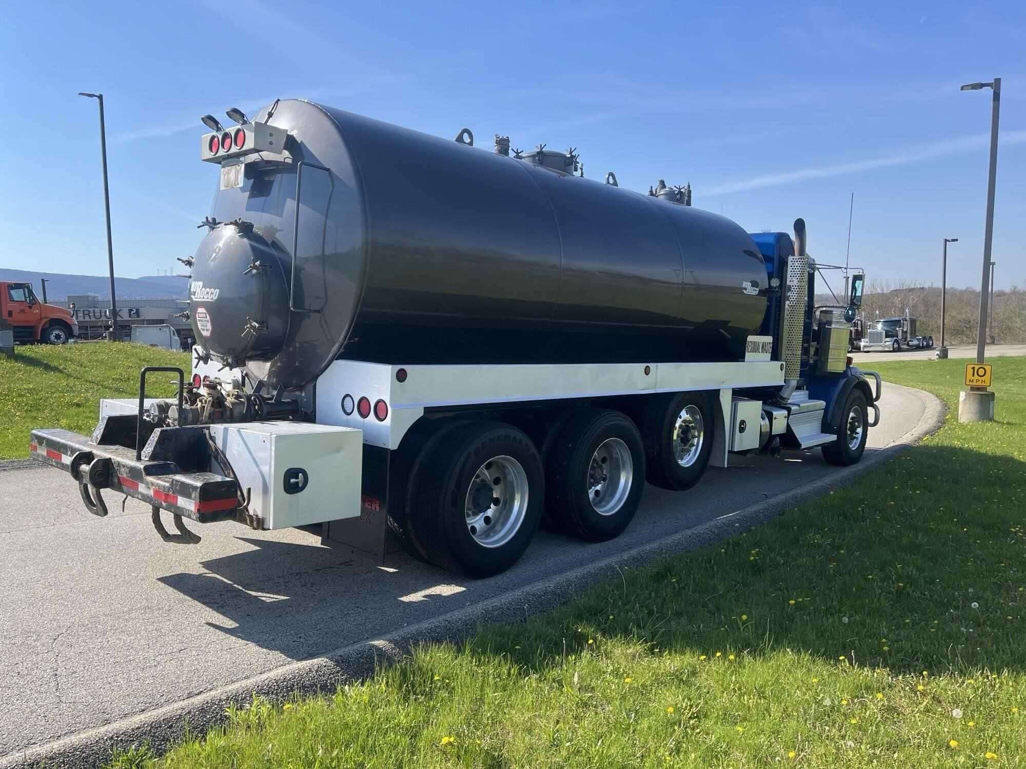 2018 Kenworth T8 Series image 4