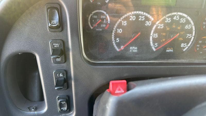 2017 Freightliner Cascadia 125 image 20