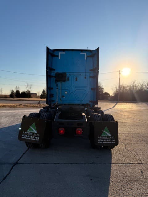 2024 Freightliner Cascadia image 15