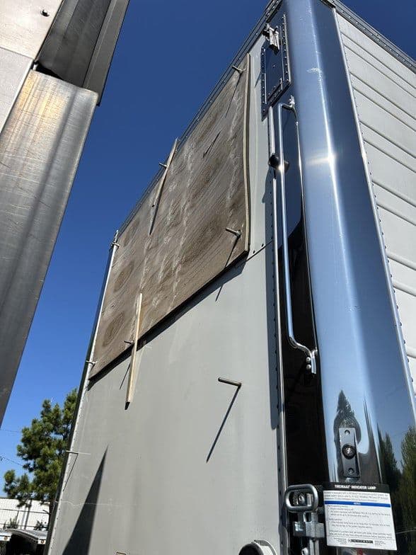 2025 Stoughton 53 ft T/A image 2