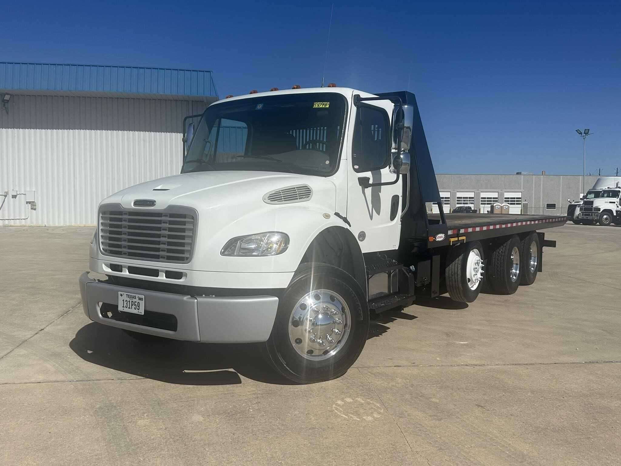 2017 Freightliner M2 image 5