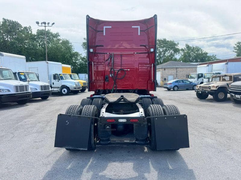 2020 Volvo VNL image 8