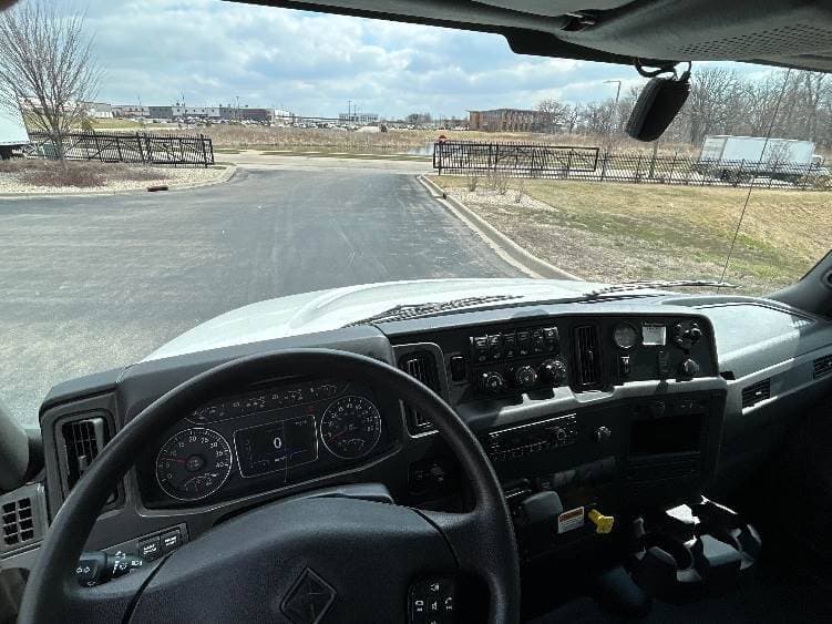 2022 International MV607 Box Truck - 220HP, 6 Speed Automatic, Roll up Door image 18