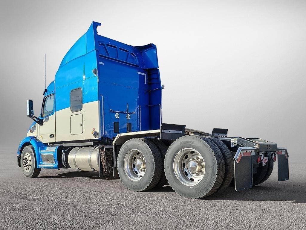 2020 Peterbilt 579 image 3