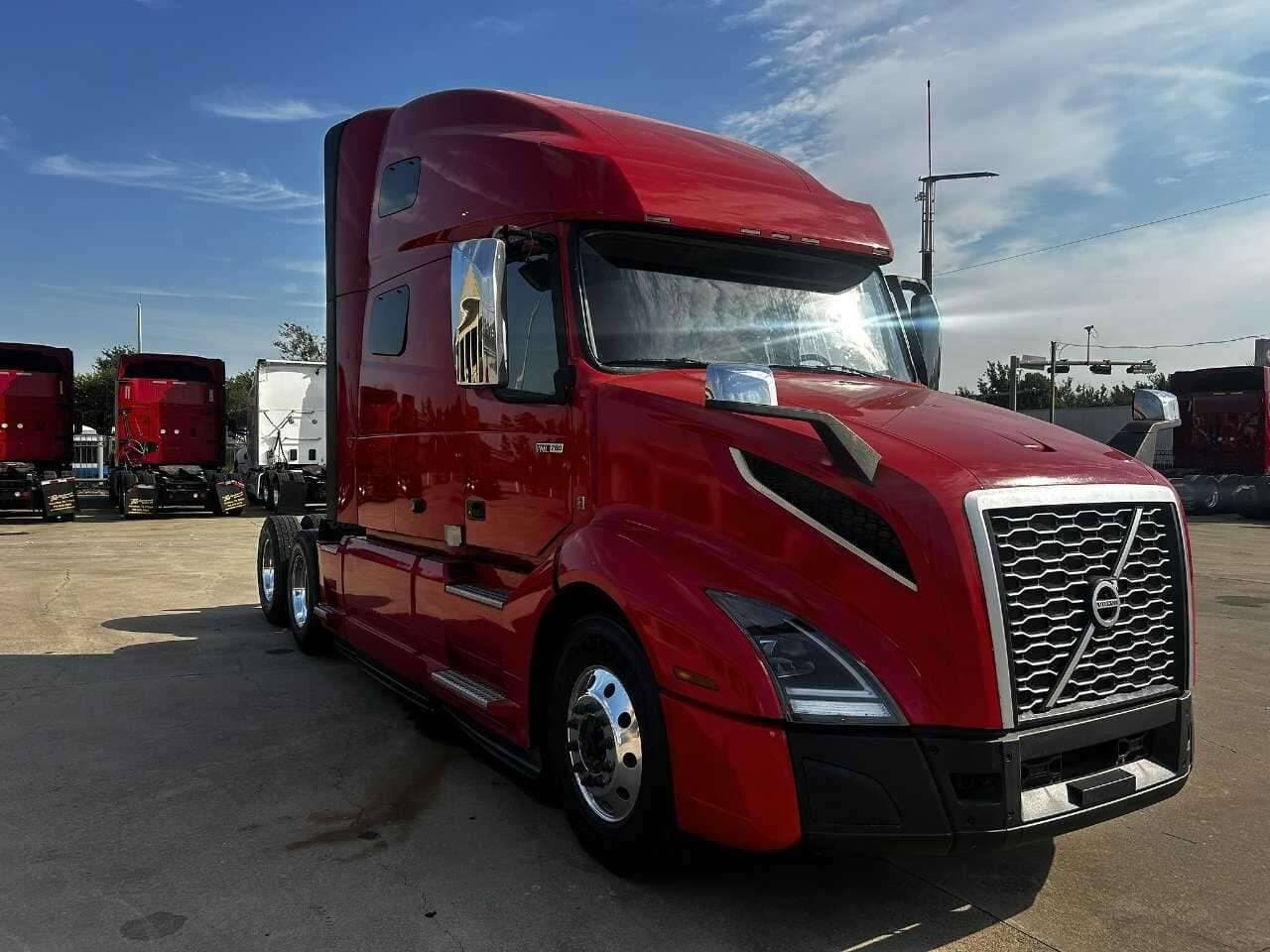 2022 Volvo VNL image 3