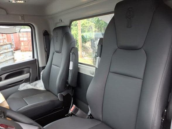 2026 Kenworth T880 image 16